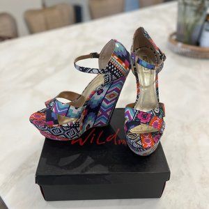 Fun multi-colored wedges-size 11